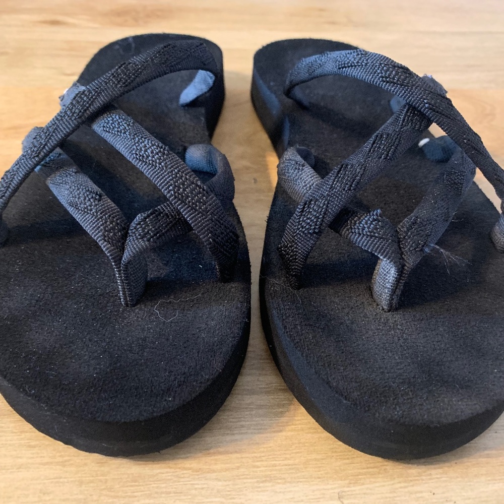 Teva Olowahu Flip Flops